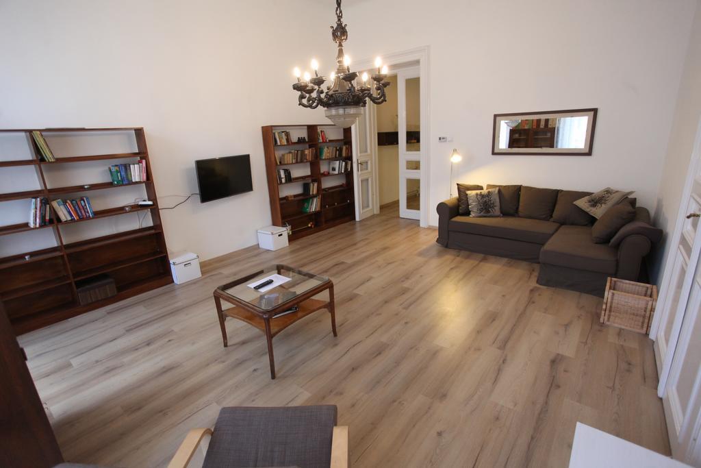Sissy Apartment Budapest Exteriör bild
