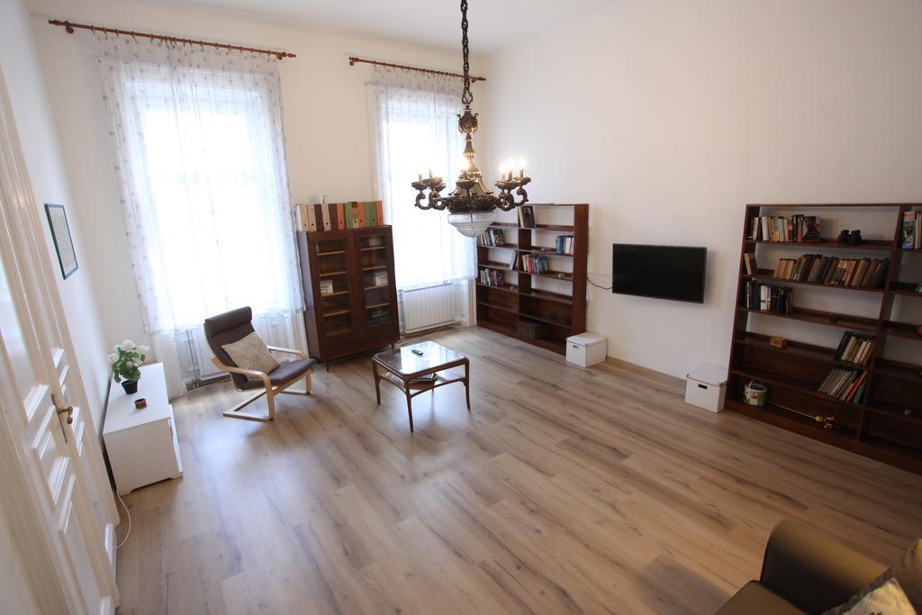 Sissy Apartment Budapest Exteriör bild